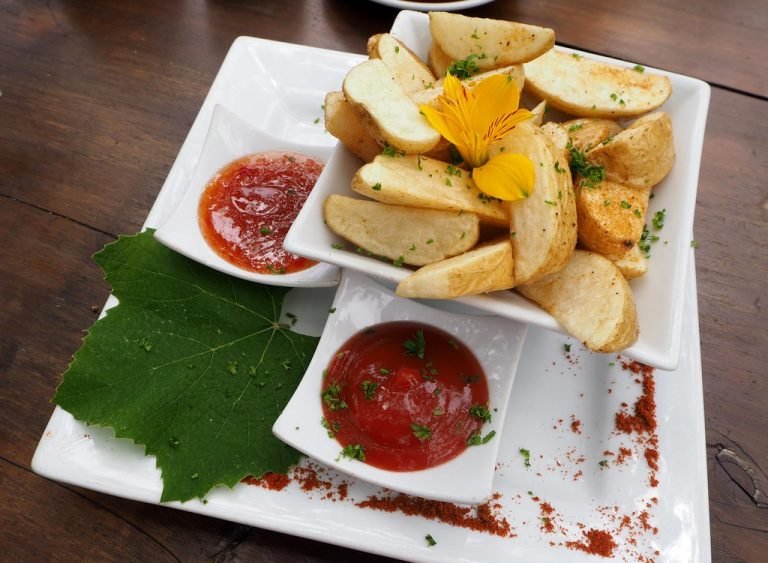 How Long To Deep Fry Frozen Potato Wedges?